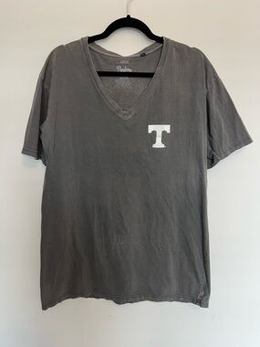 ⭐️ Pressbox Charcoal V-Neck Tee with White 'T' Chest Logo Women’s Size L